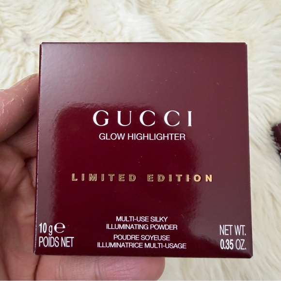 Gucci Glow Multi-Use Illuminating Gel-Powder Highlighter arctic pink 06 - Picture 3 of 7